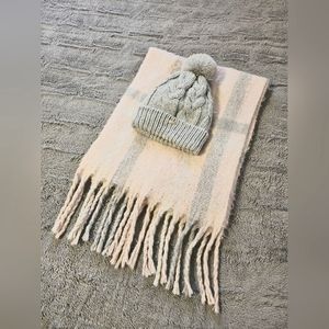 steve madden Hat and scarf